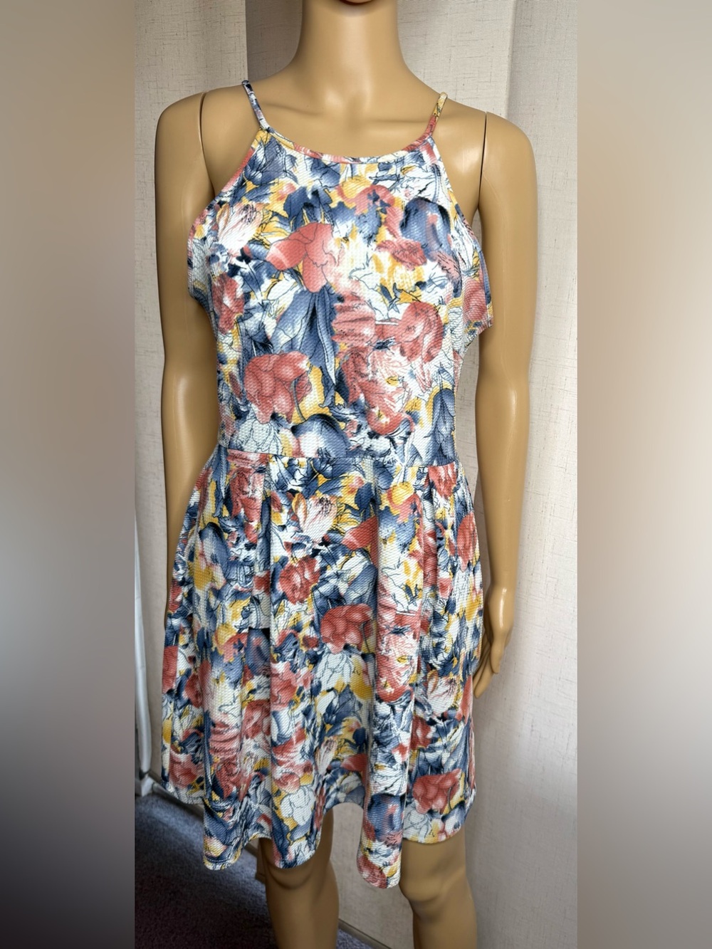 Soprano vibrant, multicolored floral print mini dress. Sz.L